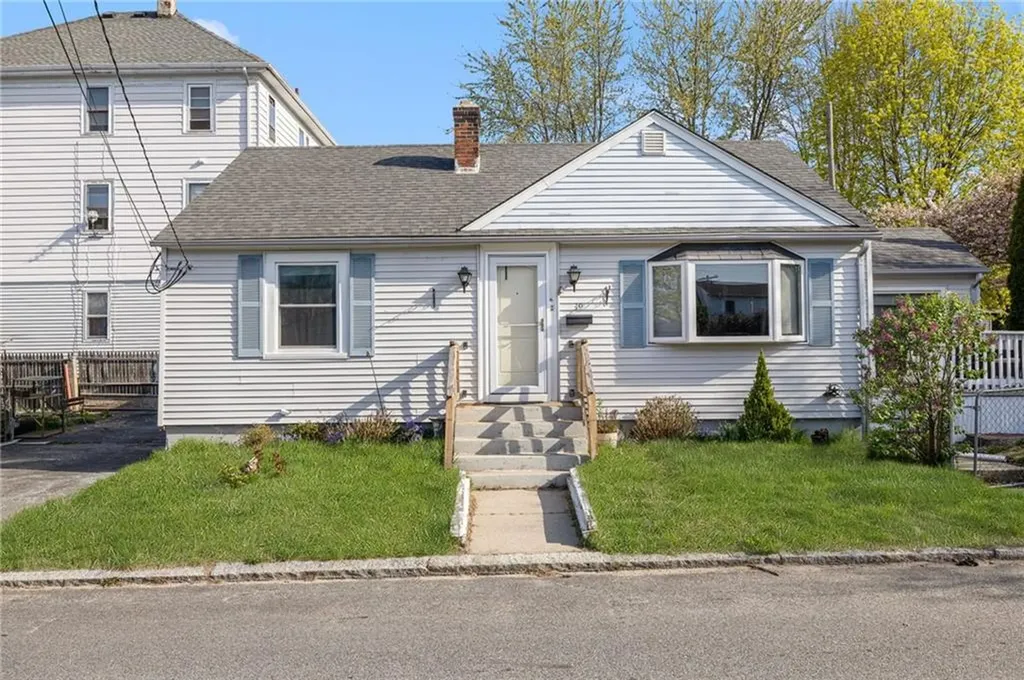 39 Meadow Avenue Cranston RI 02920