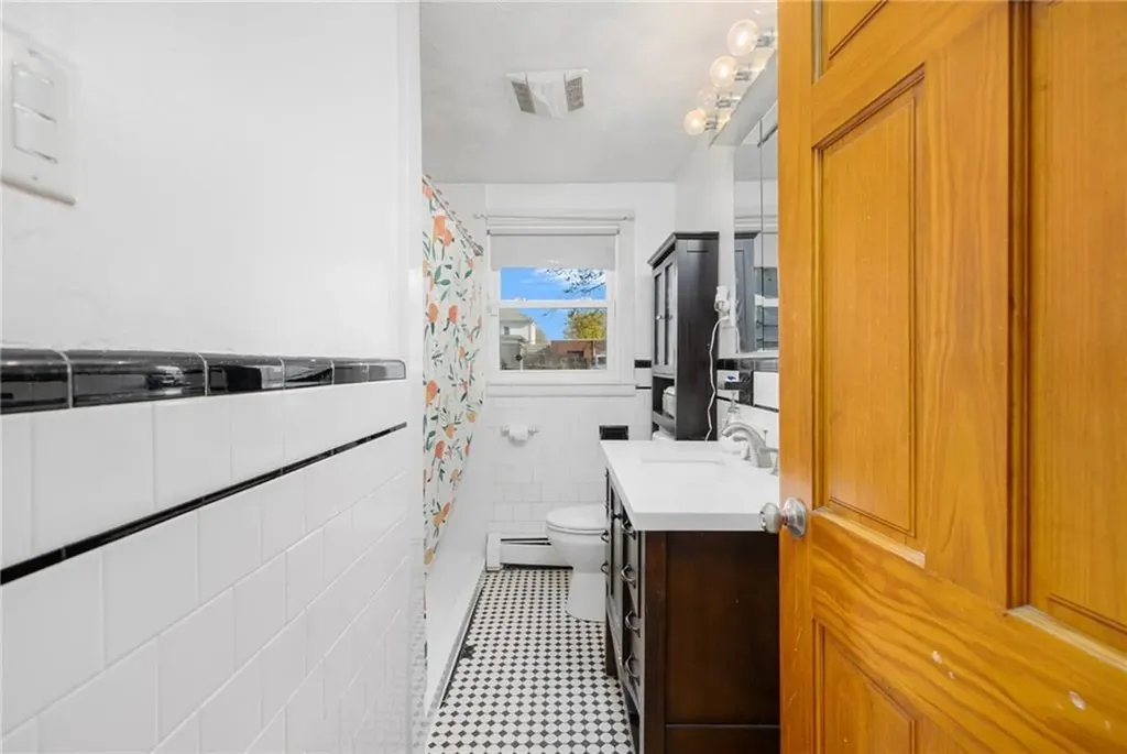 39 Meadow Avenue Cranston RI 02920