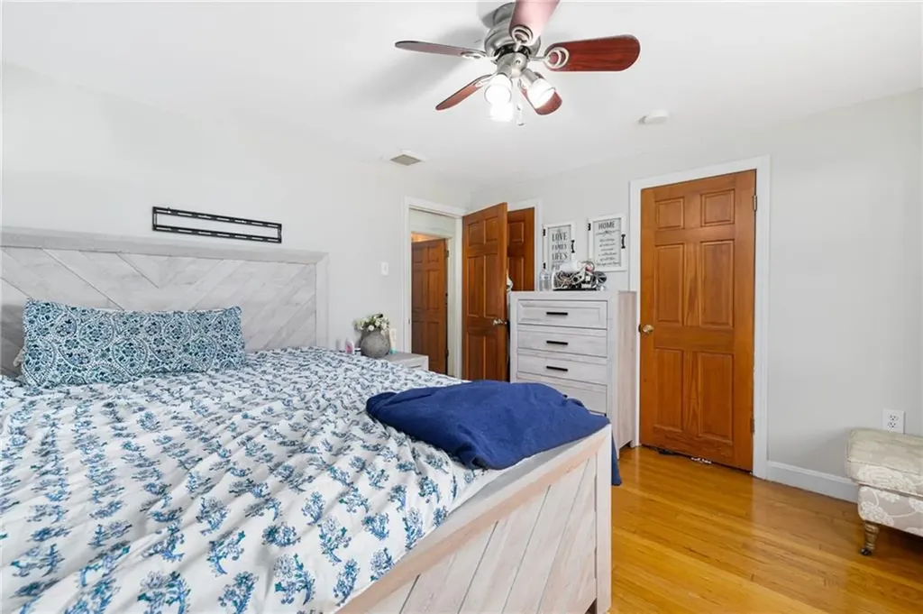 39 Meadow Avenue Cranston RI 02920