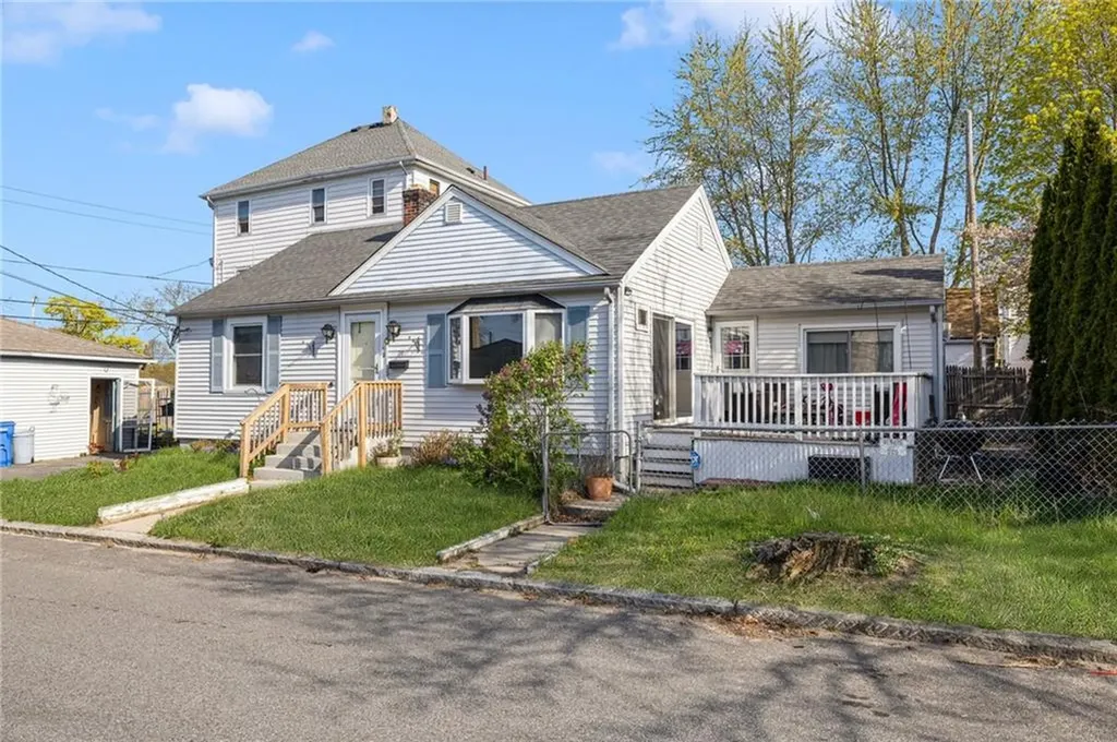 39 Meadow Avenue Cranston RI 02920