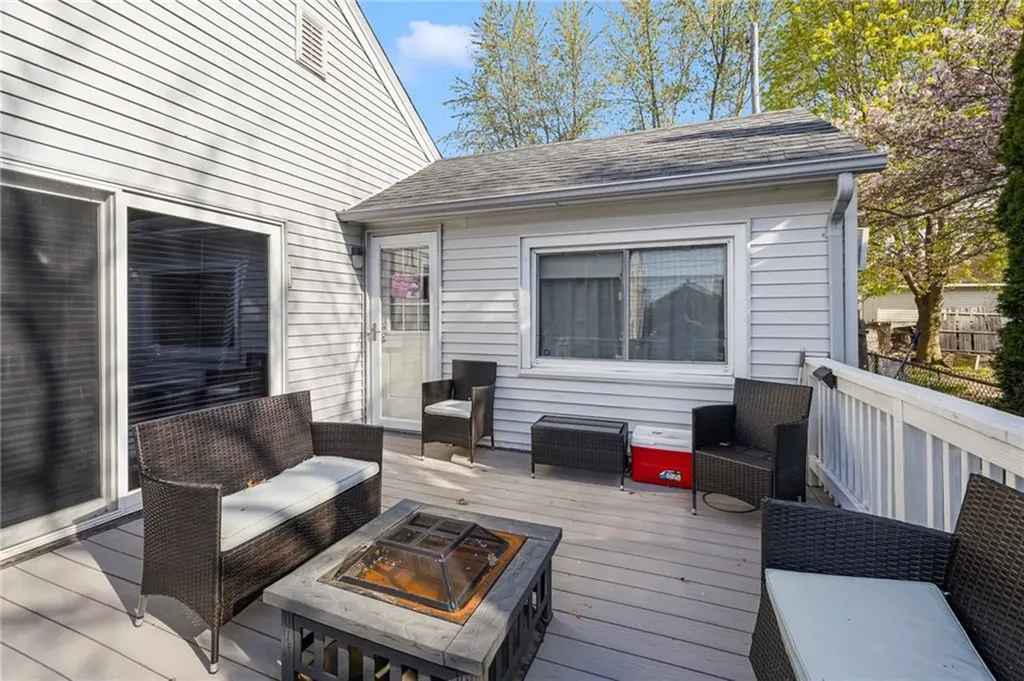 39 Meadow Avenue Cranston RI 02920