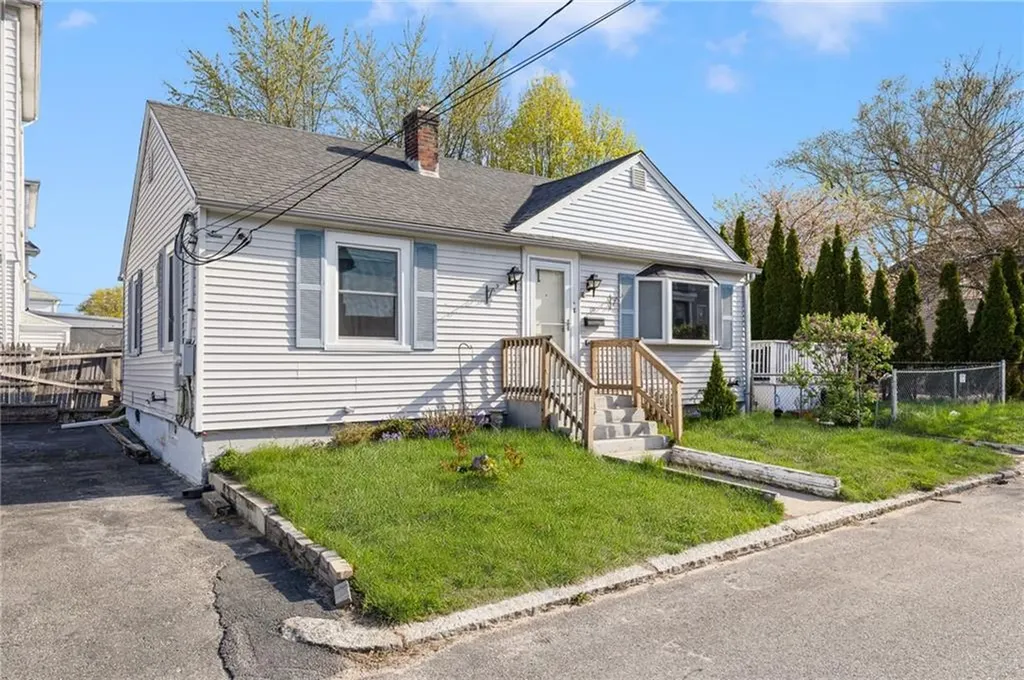 39 Meadow Avenue Cranston RI 02920