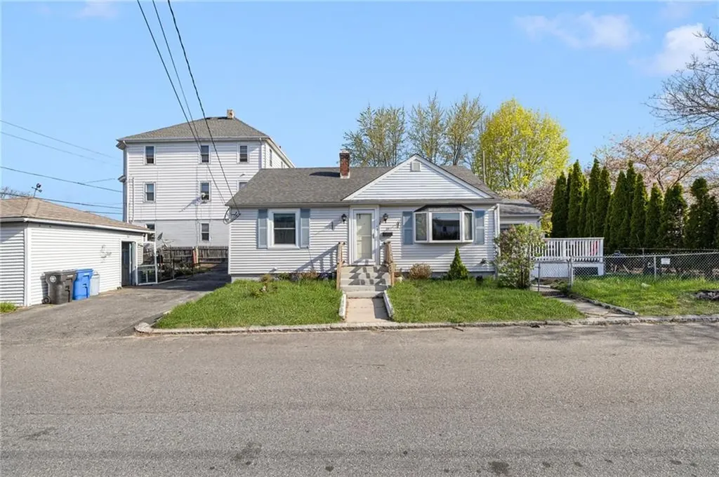 39 Meadow Avenue Cranston RI 02920