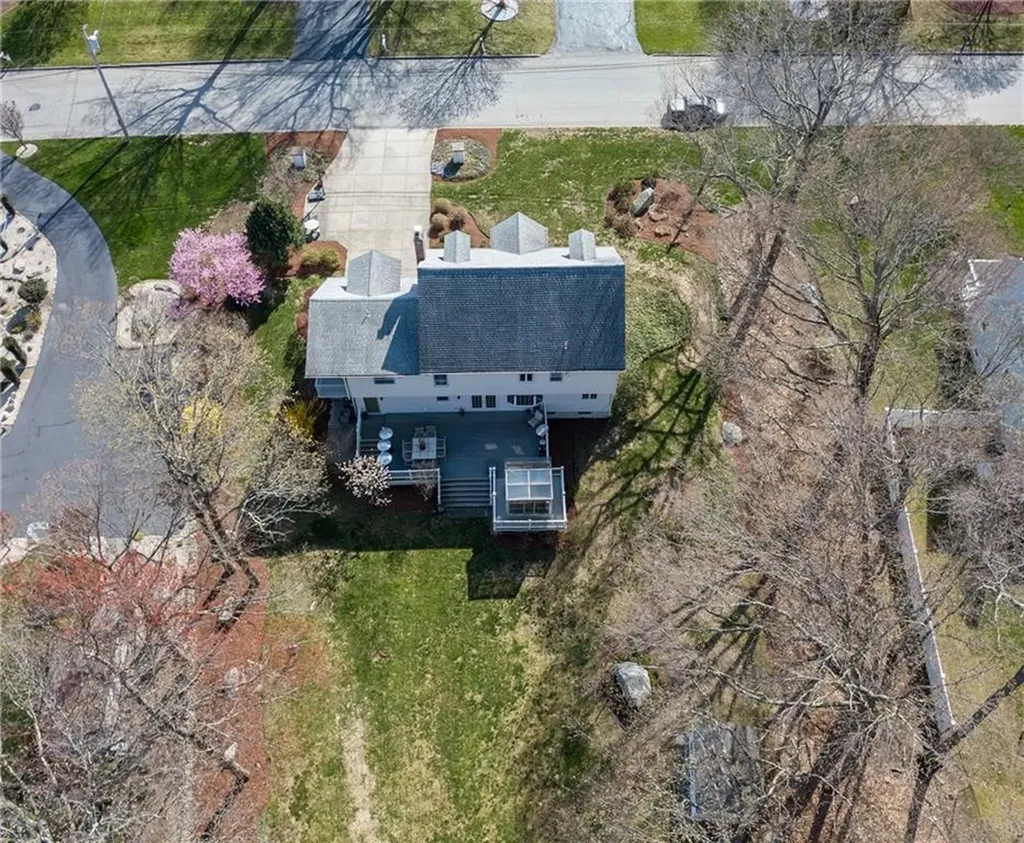 39 South Eagle Nest Drive Lincoln RI 02865