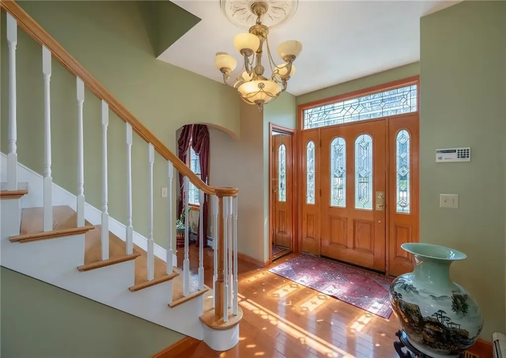 39 South Eagle Nest Drive Lincoln RI 02865