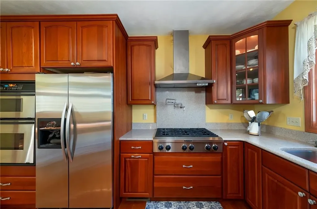 39 South Eagle Nest Drive Lincoln RI 02865