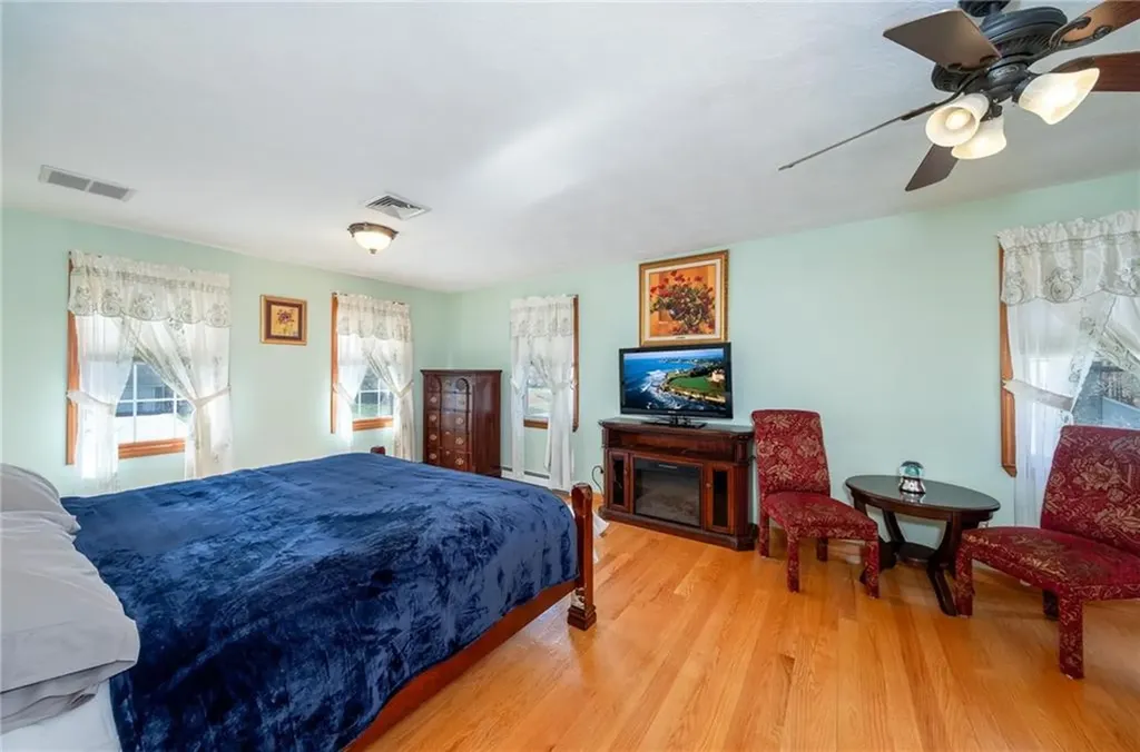 39 South Eagle Nest Drive Lincoln RI 02865