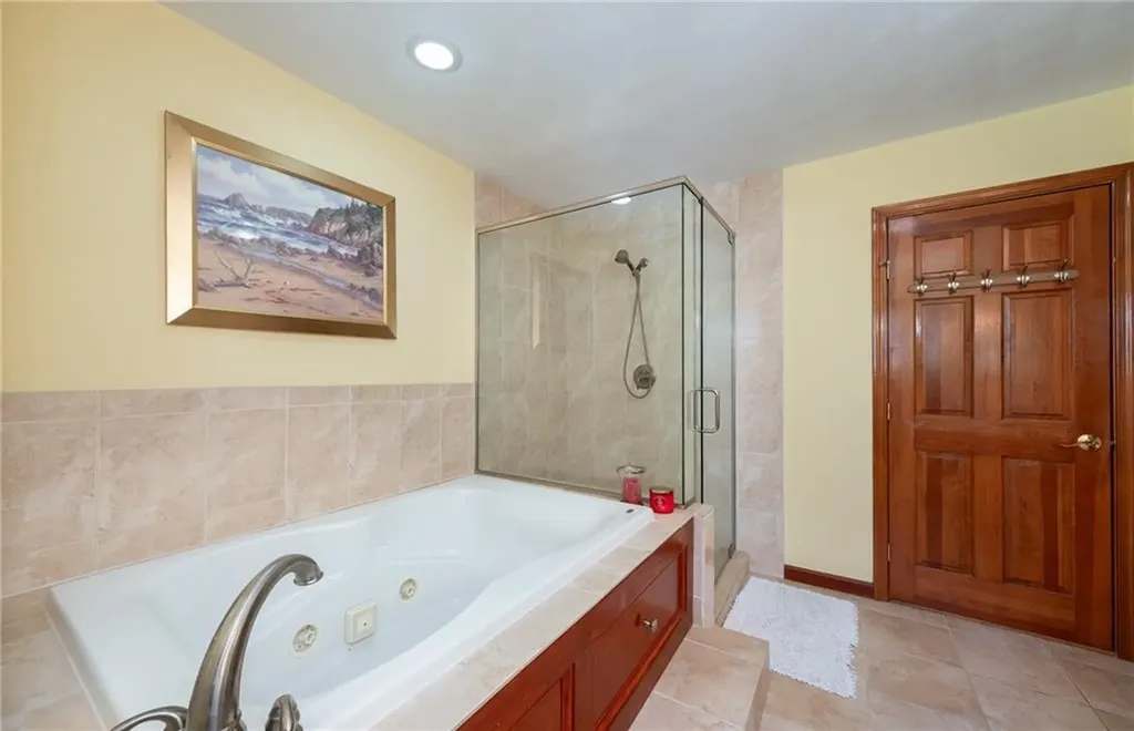 39 South Eagle Nest Drive Lincoln RI 02865