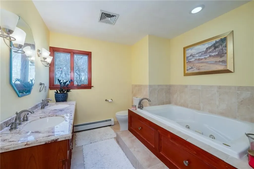 39 South Eagle Nest Drive Lincoln RI 02865