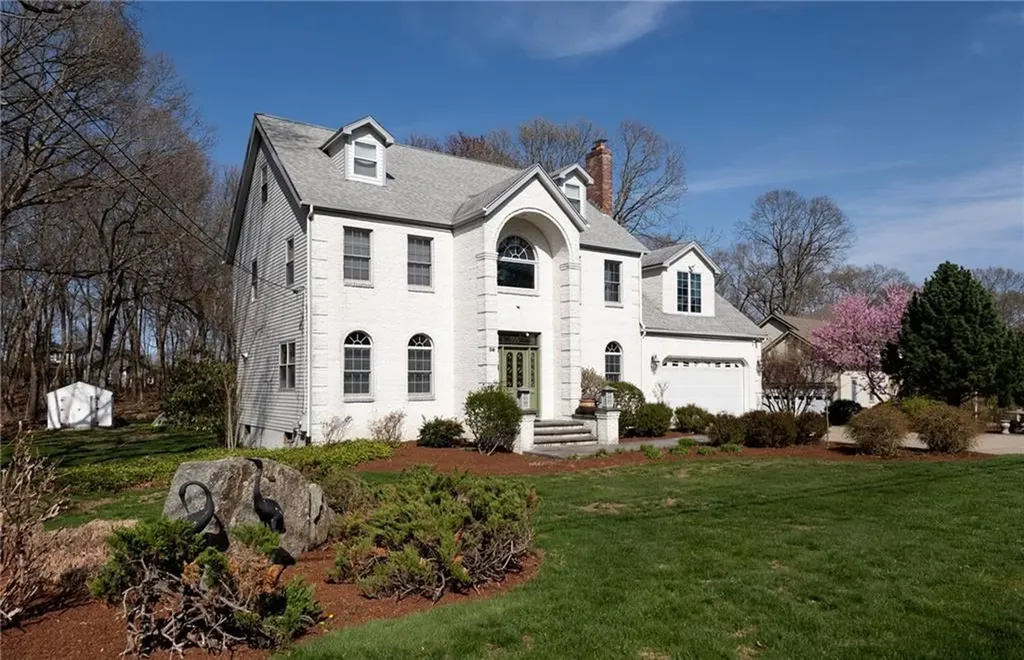 39 South Eagle Nest Drive Lincoln RI 02865