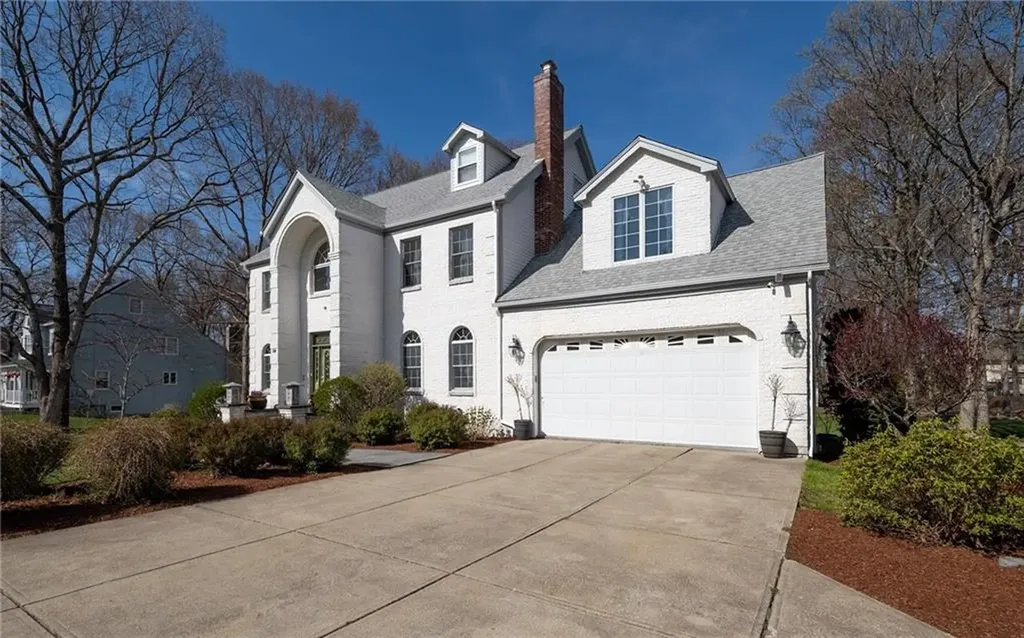 39 South Eagle Nest Drive Lincoln RI 02865