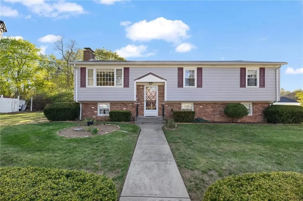 4 Country Drive Smithfield RI 02828