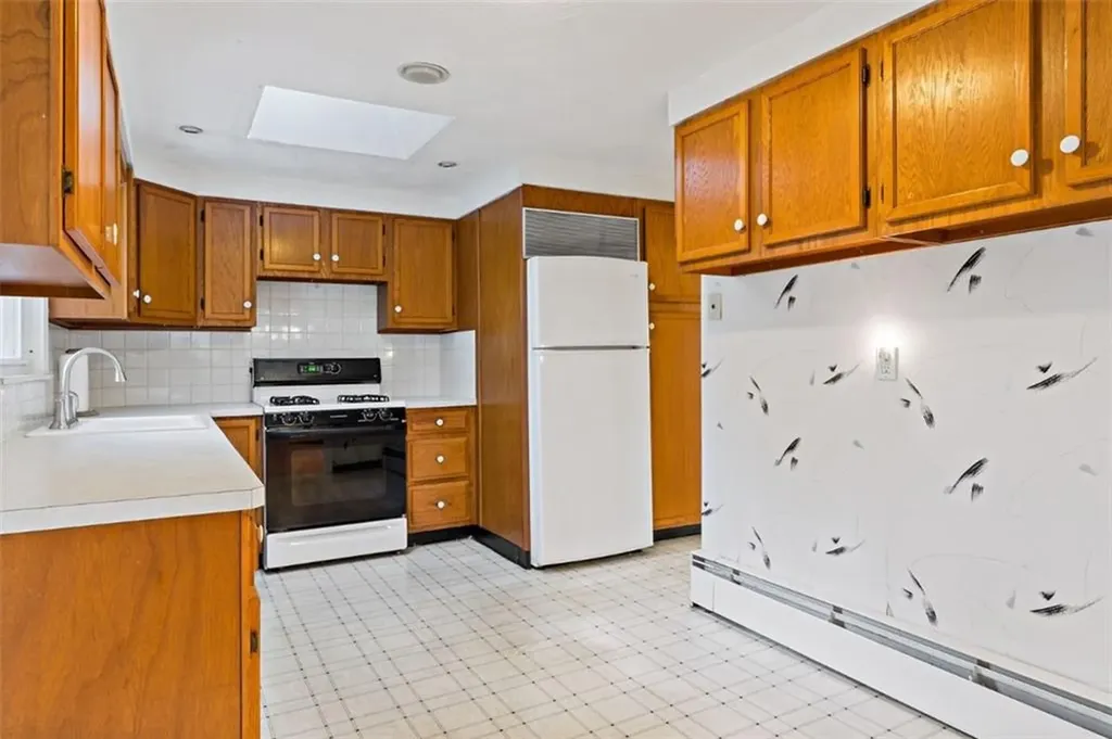 746 Love Lane Warwick RI 02818