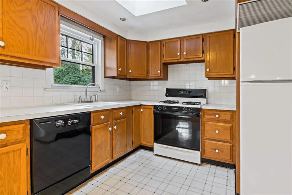 746 Love Lane Warwick RI 02818