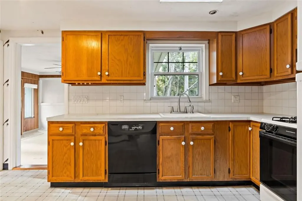 746 Love Lane Warwick RI 02818