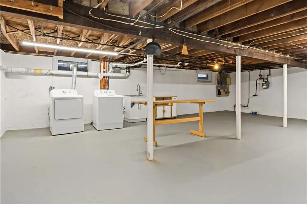 746 Love Lane Warwick RI 02818