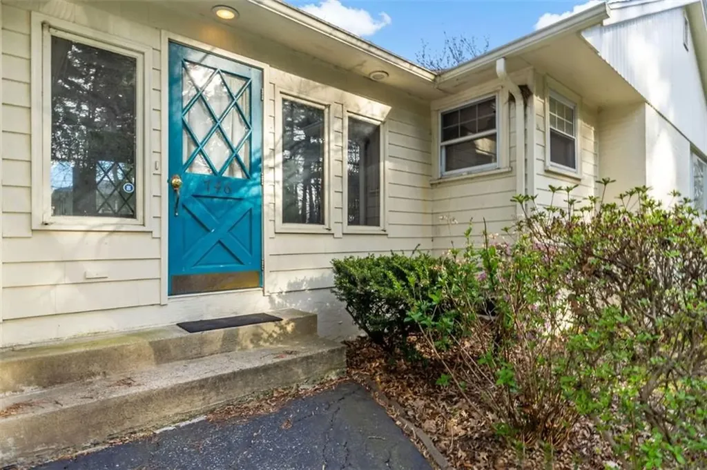 746 Love Lane Warwick RI 02818