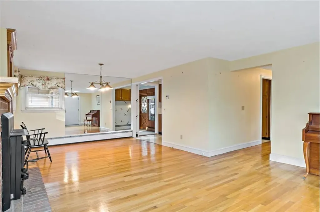 746 Love Lane Warwick RI 02818