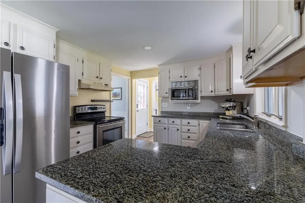 55 Knowles Drive Warwick RI 02888