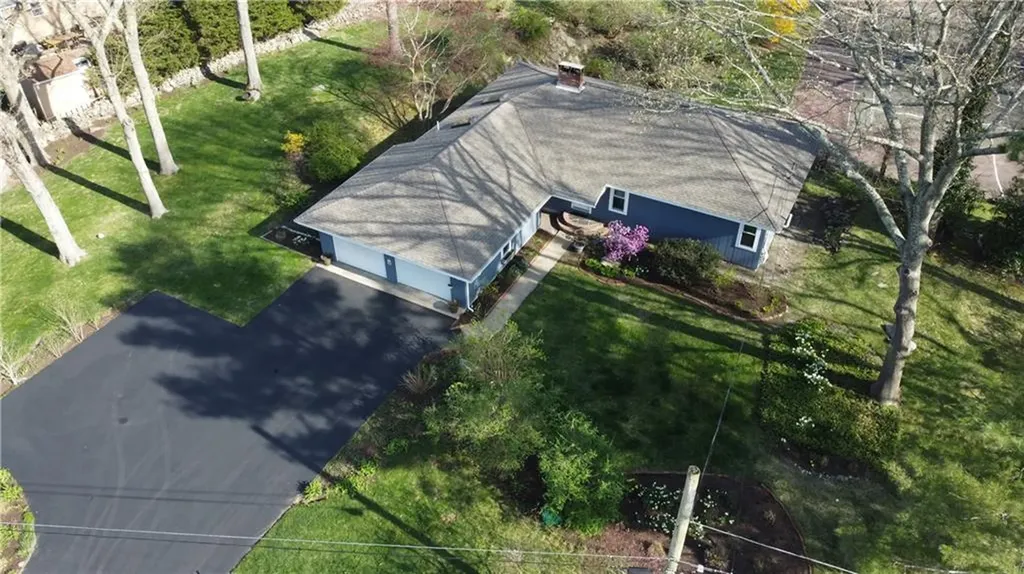 63 Duck Cove Road North Kingstown RI 02852