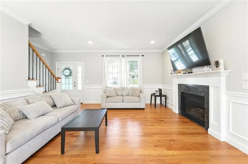 132 Cobble Hill Road Lincoln RI 02865