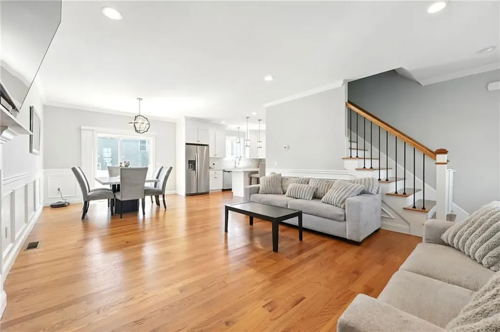 132 Cobble Hill Road Lincoln RI 02865