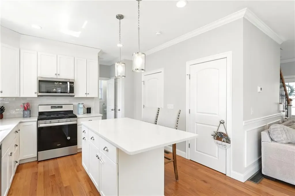 132 Cobble Hill Road Lincoln RI 02865