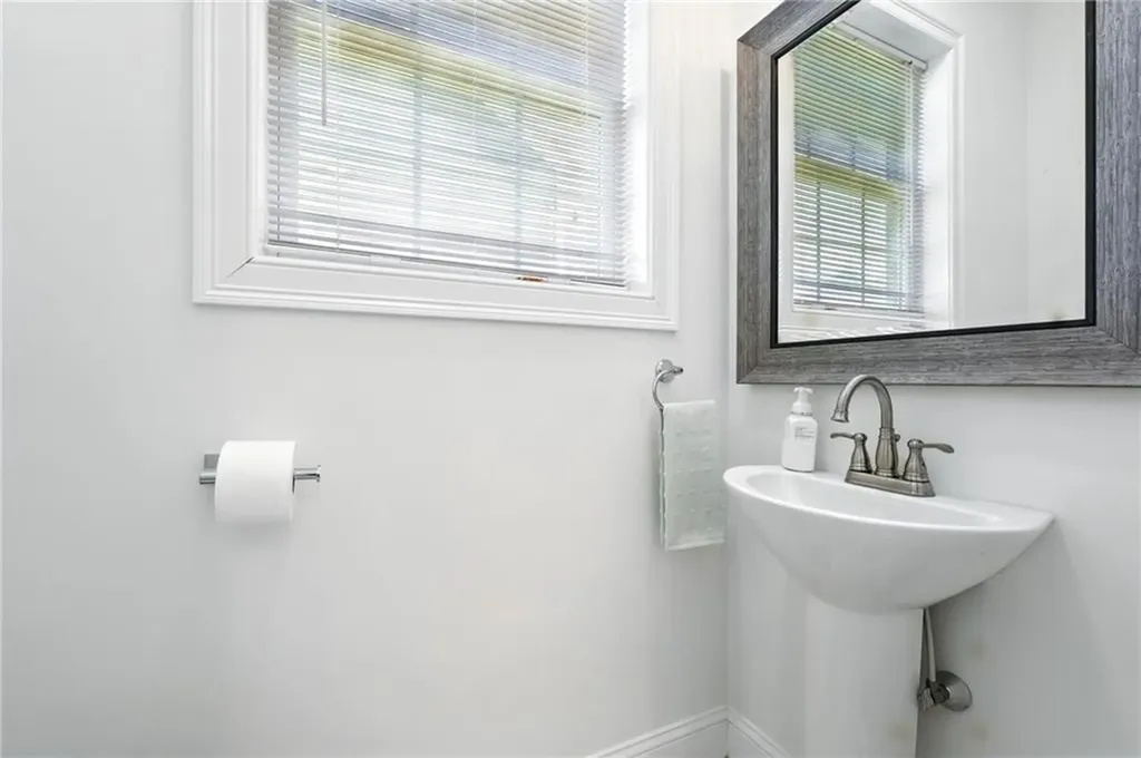 132 Cobble Hill Road Lincoln RI 02865