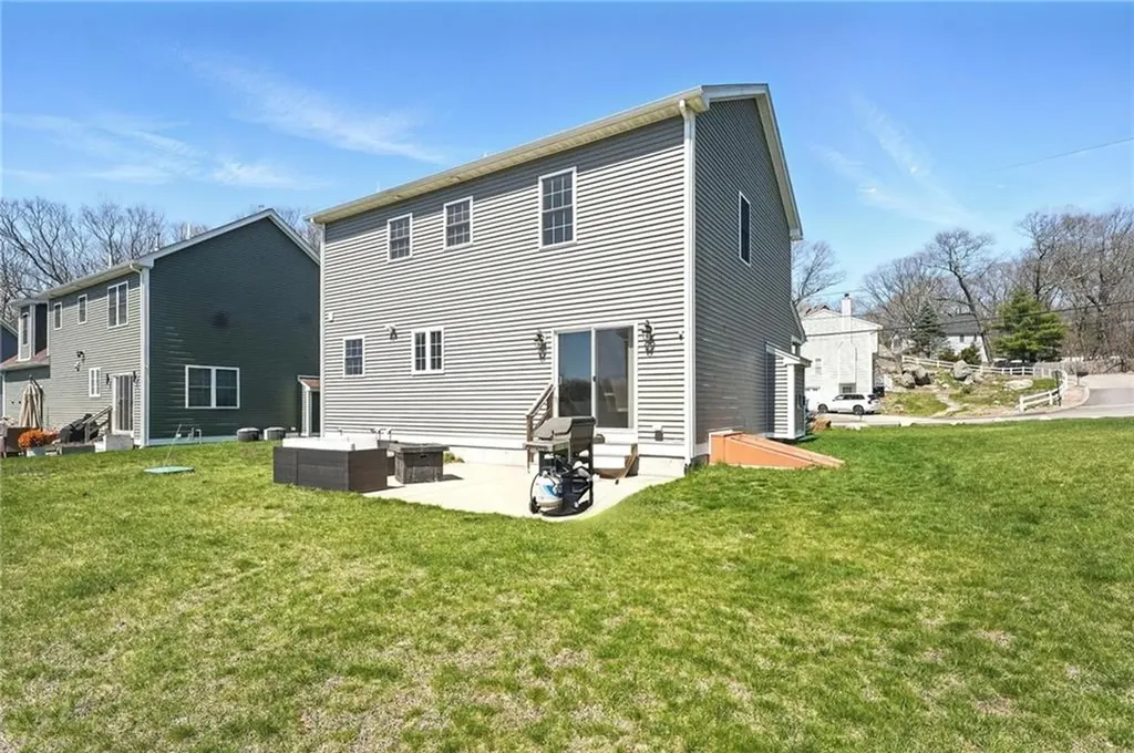 132 Cobble Hill Road Lincoln RI 02865