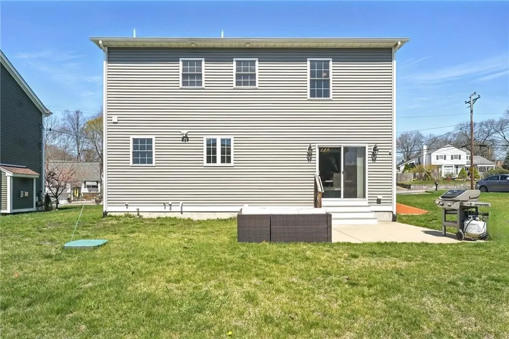 132 Cobble Hill Road Lincoln RI 02865