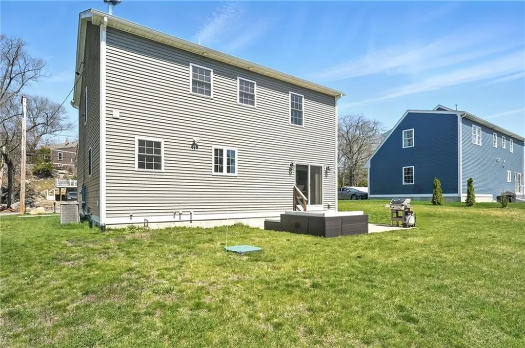 132 Cobble Hill Road Lincoln RI 02865