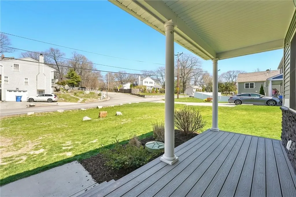 132 Cobble Hill Road Lincoln RI 02865