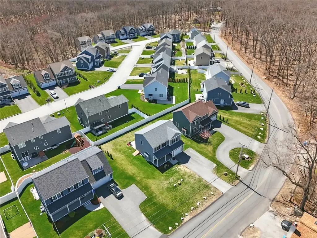 132 Cobble Hill Road Lincoln RI 02865