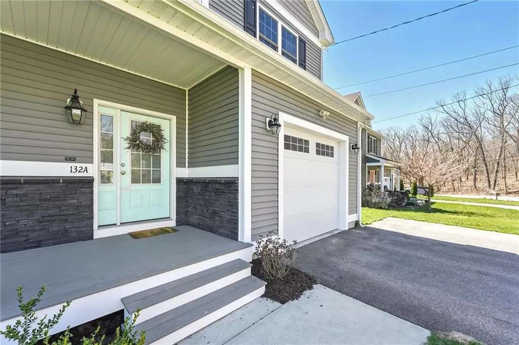 132 Cobble Hill Road Lincoln RI 02865