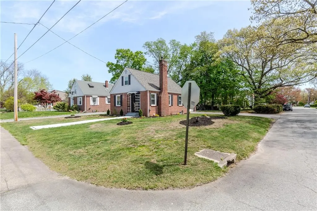 46 Freeman Street Warwick RI 02886