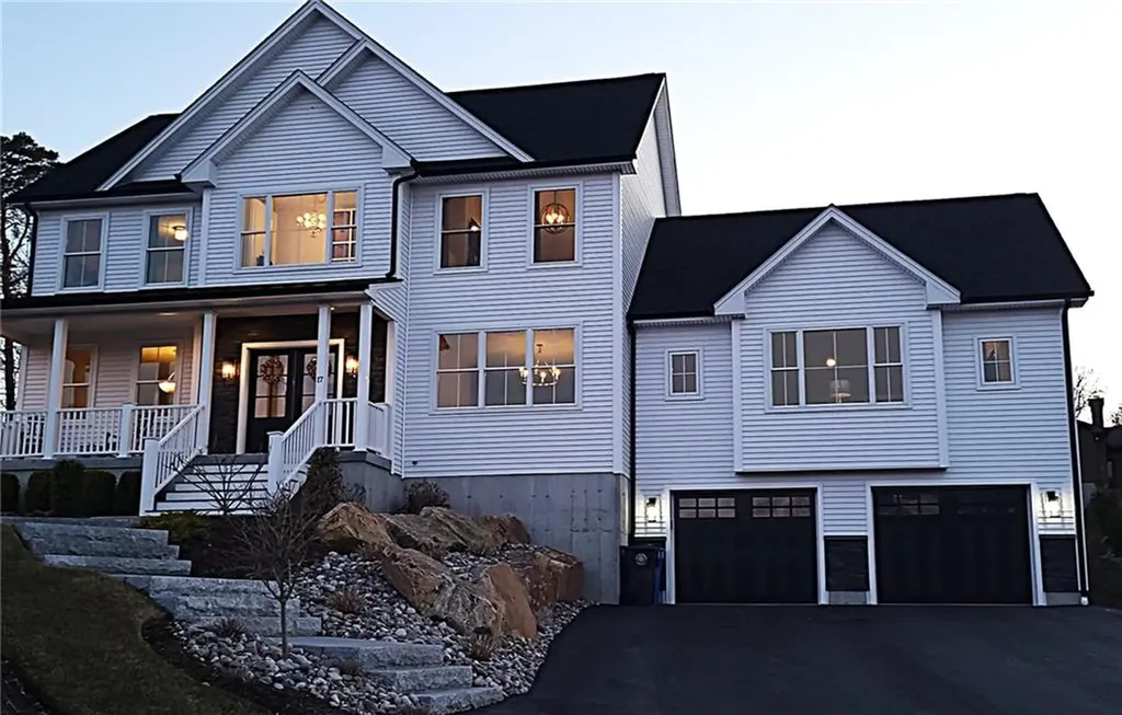 17 Coletta Court Cranston RI 02921