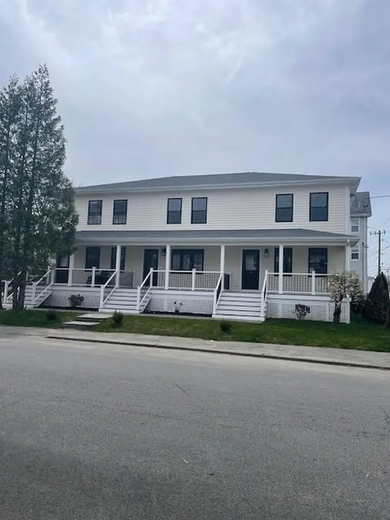228 State Street Bristol RI 02809