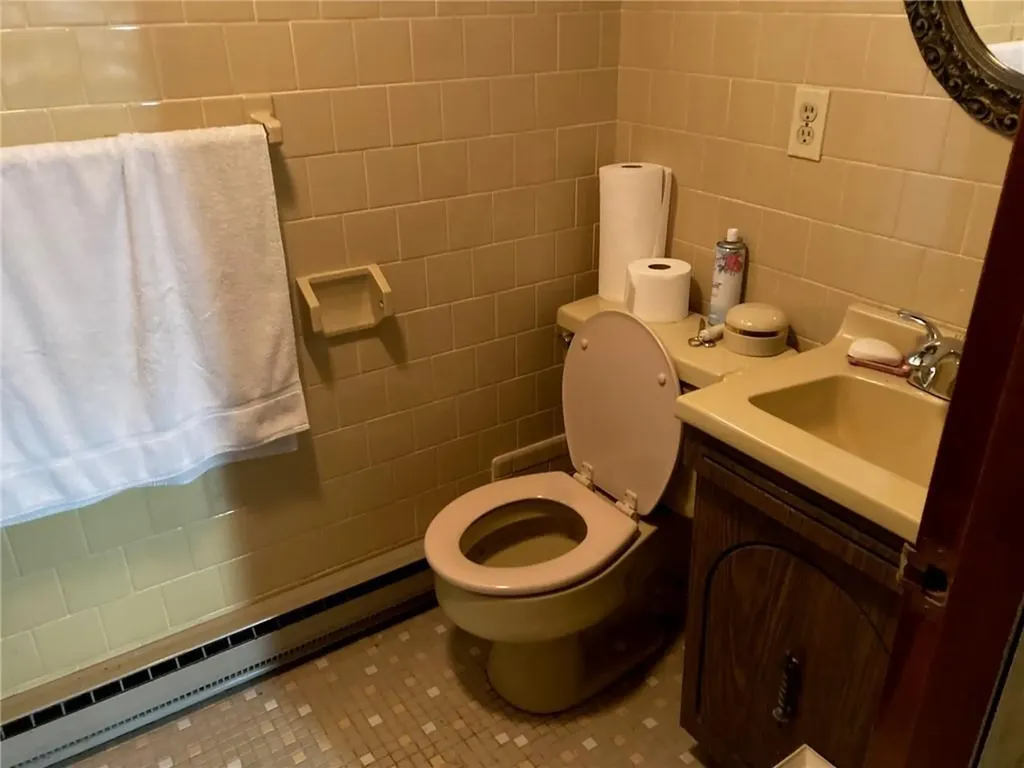 30 Charles Street Cranston RI 02920