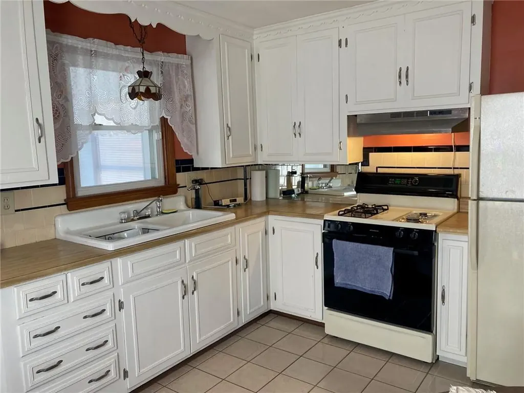 30 Charles Street Cranston RI 02920