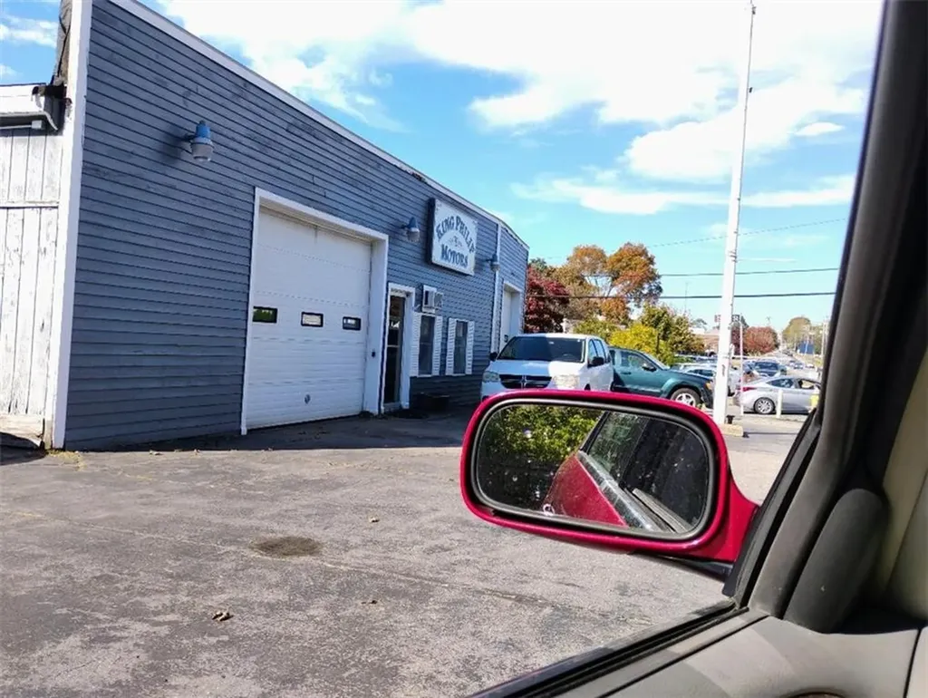 331 Metacom Avenue Avenue Bristol RI 02809