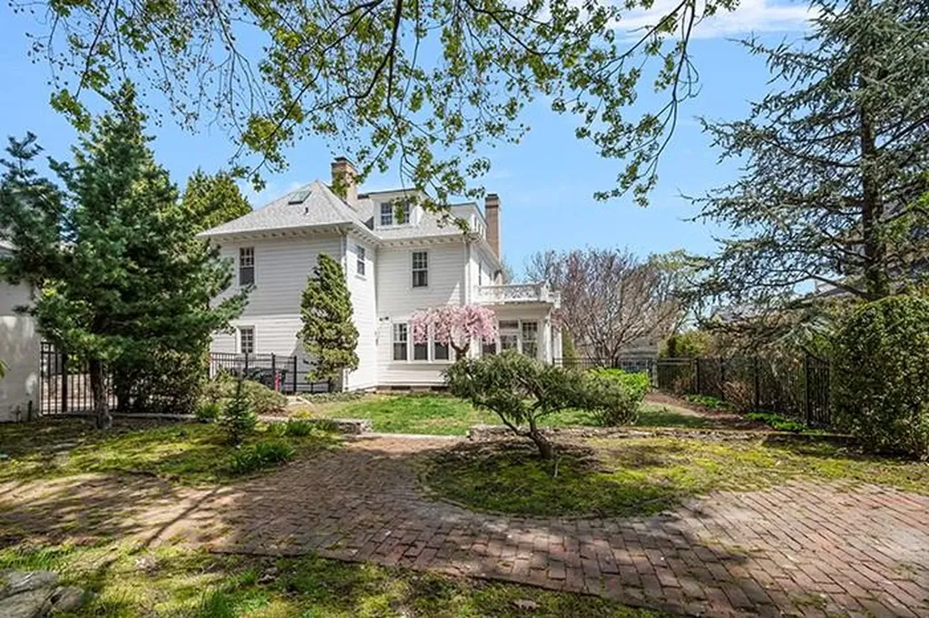 150 Arlington Avenue Providence RI 02906
