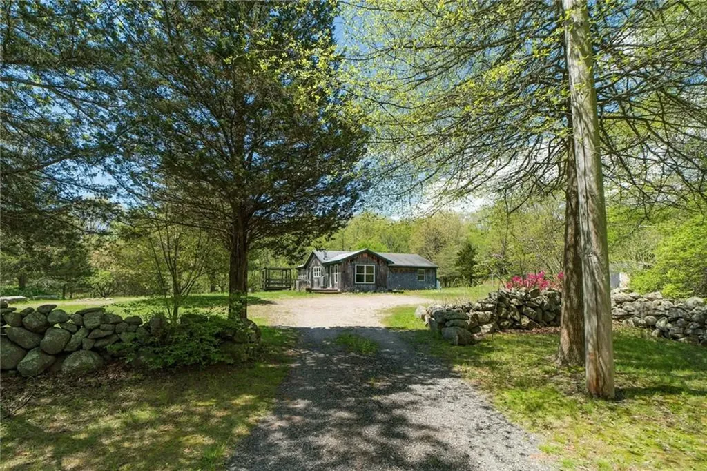 27 North Road Hopkinton RI 02833