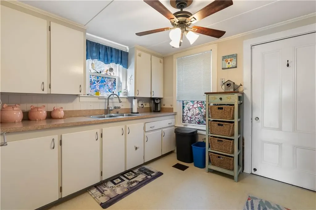 6 Gillies Court Newport RI 02840