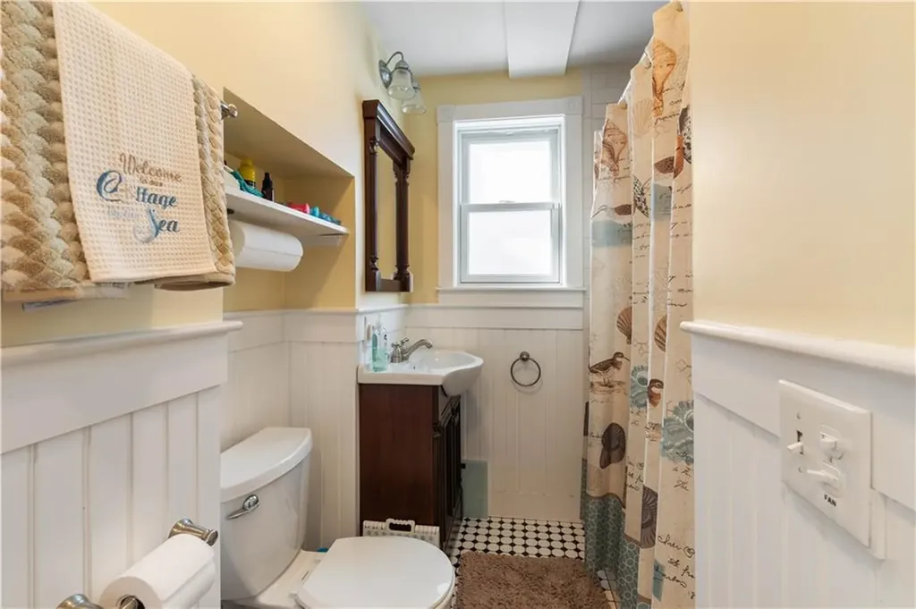 6 Gillies Court Newport RI 02840
