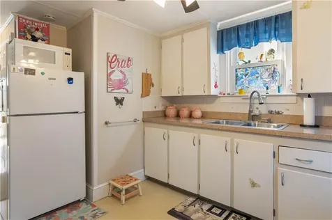 6 Gillies Court Newport RI 02840