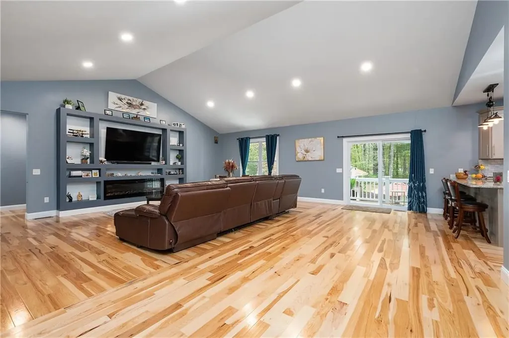 475 Ten Rod Road Exeter RI 02822