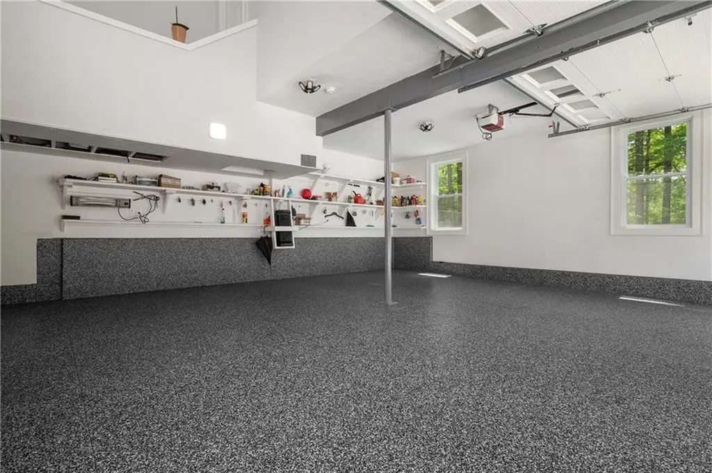 475 Ten Rod Road Exeter RI 02822