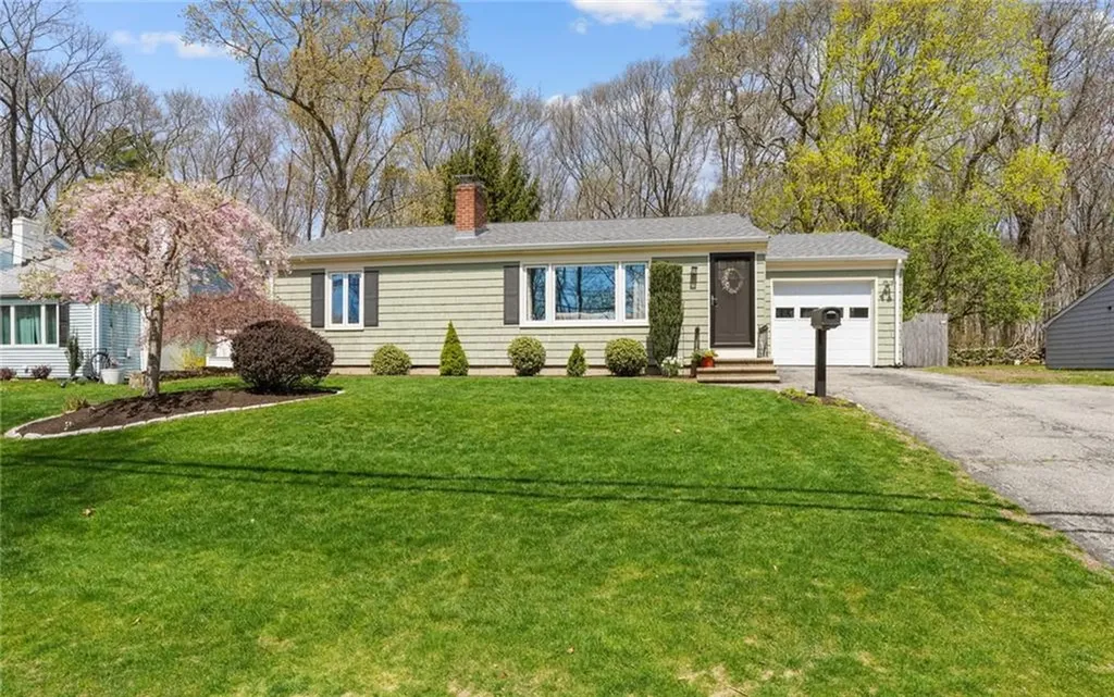 41 Darling Street Warwick RI 02886