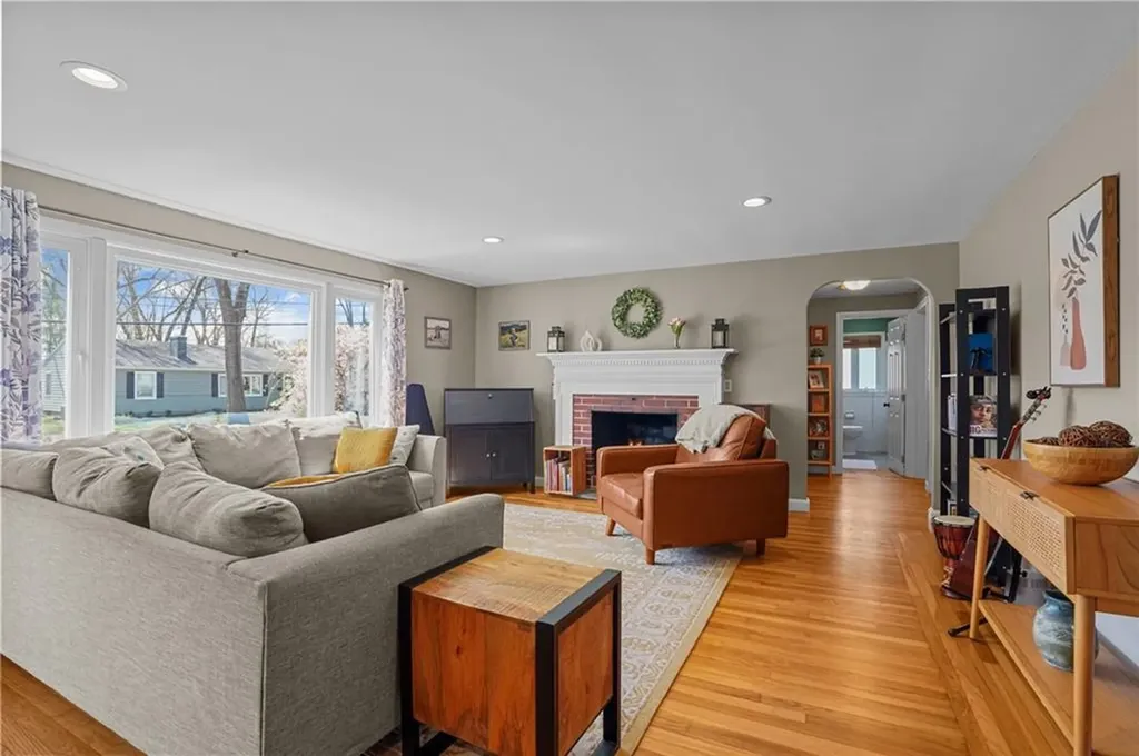 41 Darling Street Warwick RI 02886
