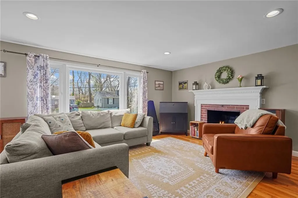 41 Darling Street Warwick RI 02886